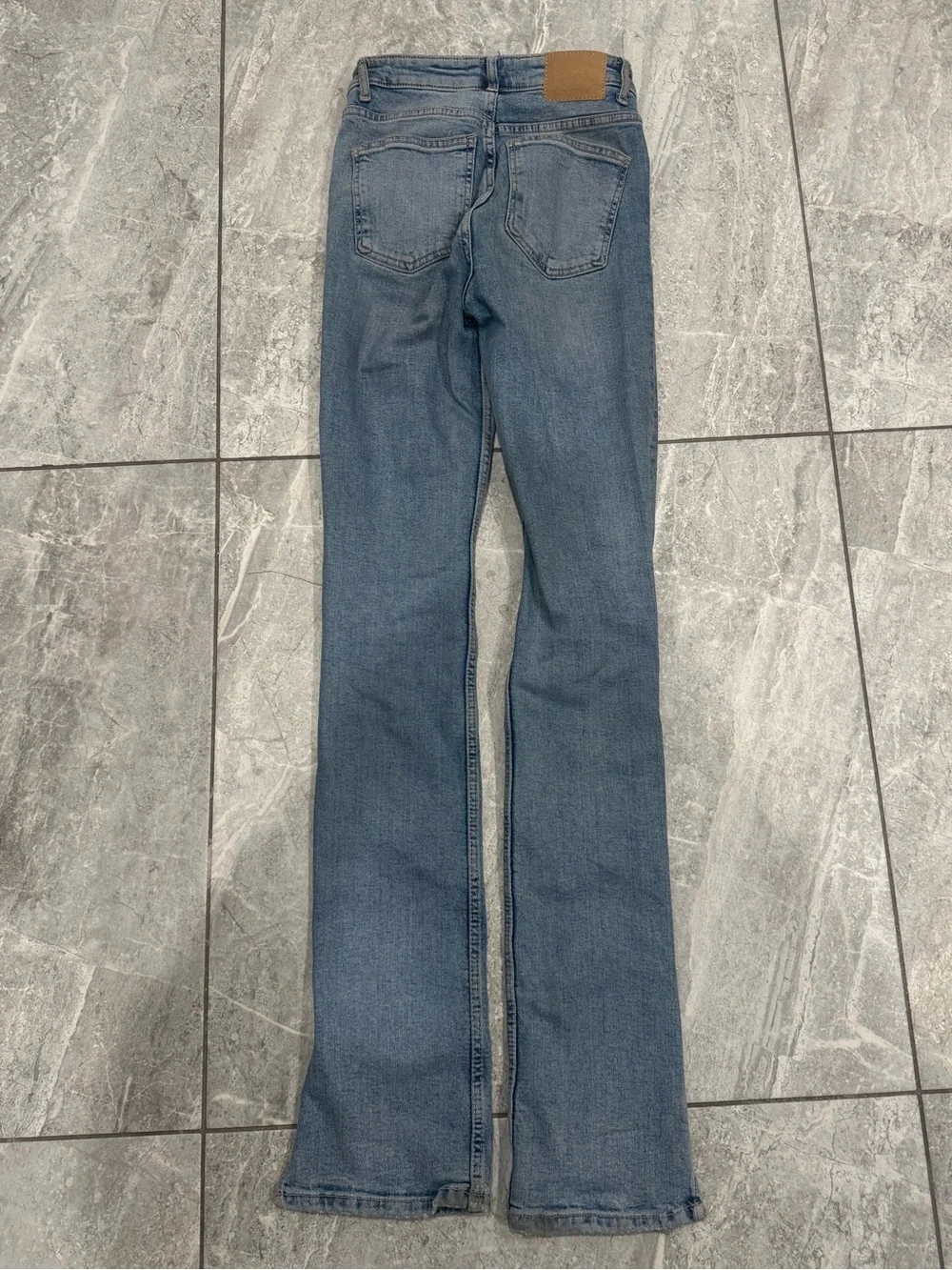 Zara Ripped Jeans - Picture 3 of 4